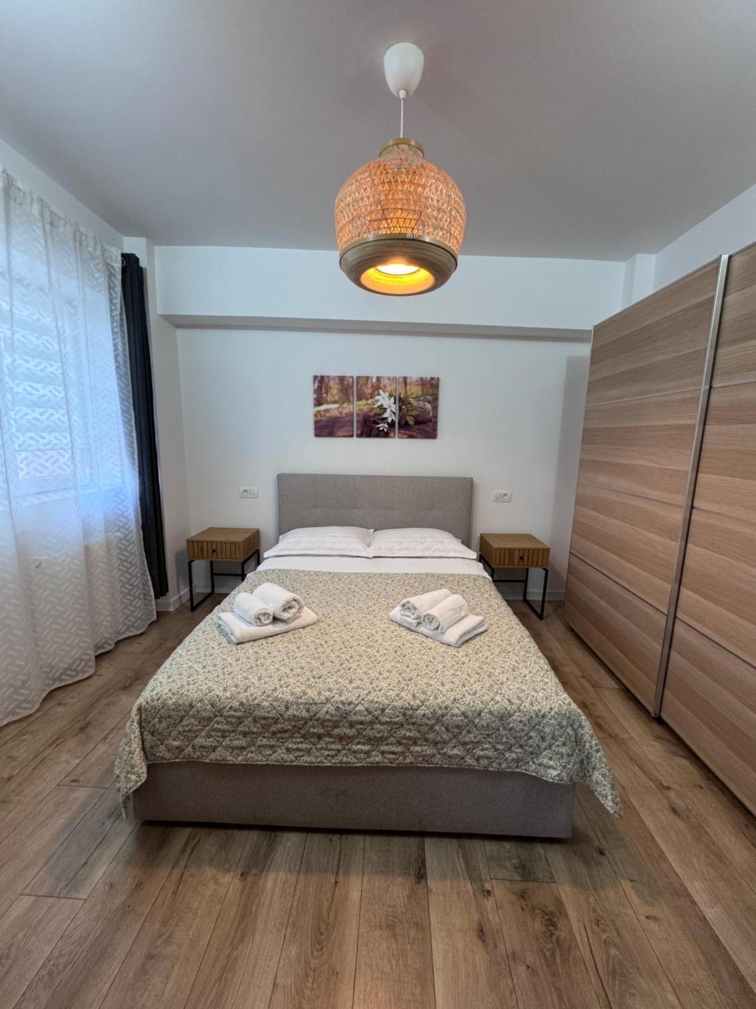 Central-Home Târgu Jiu Εξωτερικό φωτογραφία